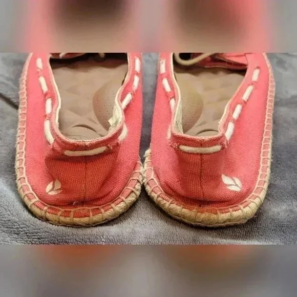 WOMENS SIZE 8.5 REEF Flat Shoe, RED, Breathable textile upper, cushioned Insole - Picture 4 of 8